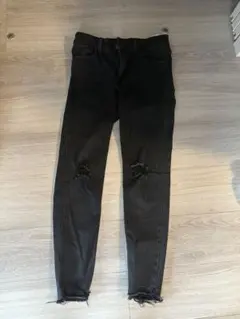 Bershka デニムコレクション ダメージスキニーパンツ ブラックのサムネイル