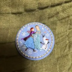 ディズニー　刺繍缶バッジ　アナと雪の女王