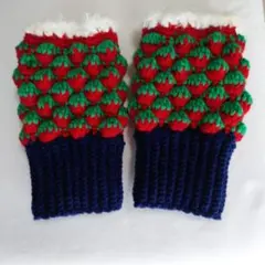 いちごモチーフ ニット ハンドウオーマー