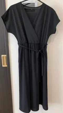 ユニクロ　カシュクール半袖ワンピース　黒