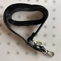ショルダー　バッグの肩紐　ブラック
