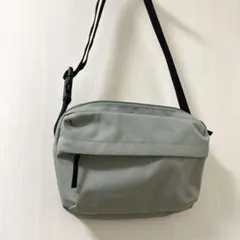 無印良品　ウエストポーチにもなる　撥水　ショルダーバッグ　グリーン