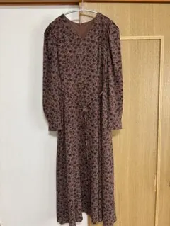 N.ナチュラルビューティーベーシック 花柄 Vネック 長袖ワンピース