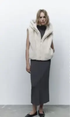 【新品】フード付きフェイクファーベスト S サイズ