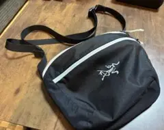 アークテリクス　ショルダーバッグ　ARC'TERYX　カバン　サコッシュ