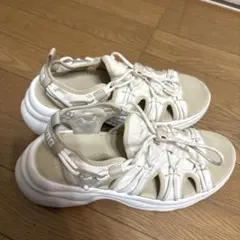 2025年最新】プーマ シリアウェッジサンダルの人気アイテム - メルカリ