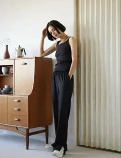 黒 カジュアルパンツ