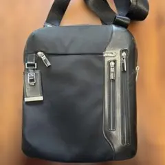 トゥミ　TUMI ショルダーバッグのサムネイル