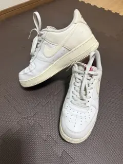 Nike Air Force 1 ホワイトスニーカー