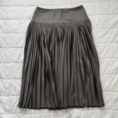 試着のみ美品⭐︎ユニクロU プリーツスカート カーキ　サイズ58