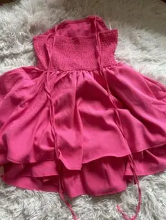 フリルの着いたキャミドレス