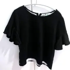 M-premierBLACK ブラック フリル袖 トップス　Mプルミエ花柄のサムネイル