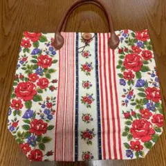 ハンドメイド　トートバッグ　赤花柄　縦型