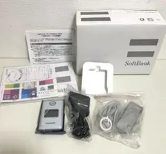 SoftBank みまもりケータイ 005Z 付属品完備 充電器付きのサムネイル