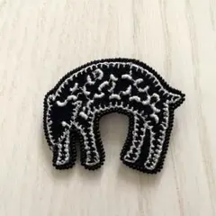ミナペルホネン　ハンドメイド　ブローチ　count ブラック