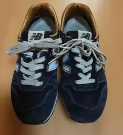 New Balance ブラックスニーカー