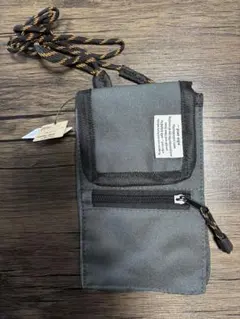 Niko and… スマホサコッシュ