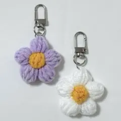 【値下げ不可】毛糸 編み物 編みぐるみ 花 フラワー キーホルダー 2点セット