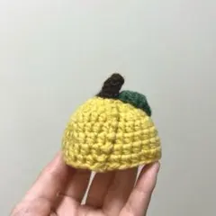りんご型帽子　（黄色）ハンドメイド　かぎ針編み
