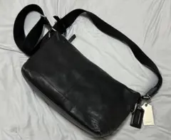 COACH レザー ショルダーバッグ ブラックのサムネイル