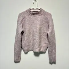 ANN TAYLOR ピンク ニットセーター 長袖 クロップド丈　ショート丈のサムネイル