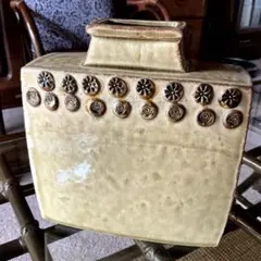 【美器】現代作家物 在銘 方形 水指 樹林文 茶道具 四角 共蓋 モダン茶陶 美器】現代作家物 在銘 方形 水指 樹林文 茶道具 四角 共蓋 モダン茶陶