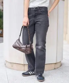 リーバイス　ミディアンクルブーツカットデニム 25