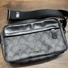 COACH ブラックショルダーバッグ