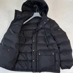未使用級 PRADA プラダ トライアングルロゴプレート ダウンジャケット 黒