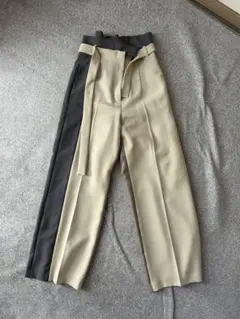 ハイウエストタックパンツ ベージュグレー