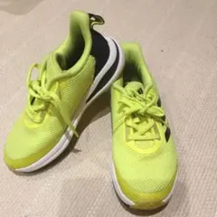 アディダス　キッズ蛍光イエローメッシュスニーカー