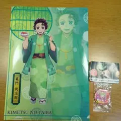 鬼滅の刃　クリアファイル、缶バッジ　くら寿司