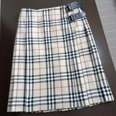 BURBERRY プリーツひざ丈巻きスカート
