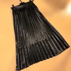 黒のロングプリーツスカートのサムネイル