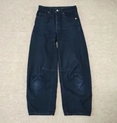 ジーユー バレルレッグジーンズ