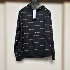 新品未使用　Champion ブラック パーカー 総柄ロゴプリント　タグ付き　M