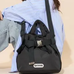 OUTDOOR PRODUCTS ベルト付きパデッドトートバッグ