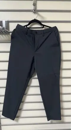 GU ダークグレー パンツ