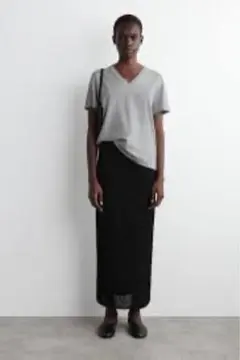 COS グレー Vネック 半袖Tシャツのサムネイル