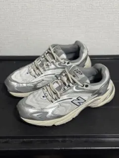 New Balance 725 スニーカー シルバー