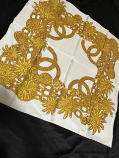 CHANEL シルクスカーフ