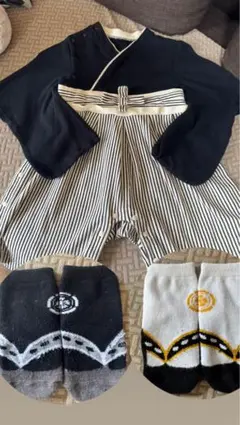ベビー用 袴ロンパース 黒×ストライプ＋靴下2足