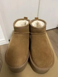 ＜UGG＞クラシック ウルトラ ミニ プラットフォーム サイズ5／22cm
