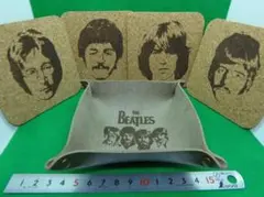 ビートルズのコルクコースター4枚とレザートレイのセット 音楽 グッズ
