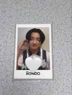 iiONDO はつ恋チェキ風ソロカード 堀蒼寿 オーバーオール サイン