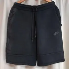 ナイキ　Nike 　テックフリース　ブラック ショートパンツ