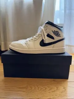 ナイキ エアジョーダン1 ミッド 