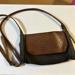 キャンバスレザーショルダーバッグ　イルビゾンテ