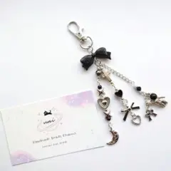 ビーズキーホルダー 黒 ブラック シルバー 宇宙飛行士 ハート リボン