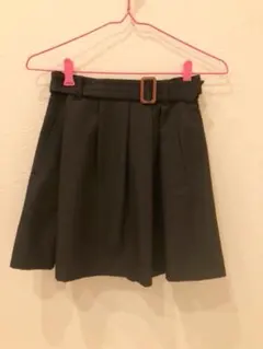トゥエルブアジェンダ♡黒 スカート　ベルト　プリーツのサムネイル